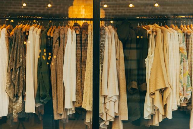 Roupas e acessórios